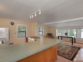 9549 Olympus Beach Road NE, Bainbridge Island WA 98110