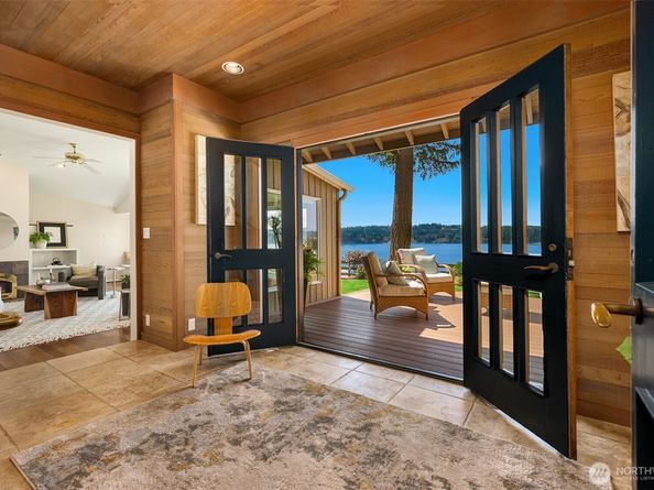 9549 Olympus Beach Road NE, Bainbridge Island WA 98110