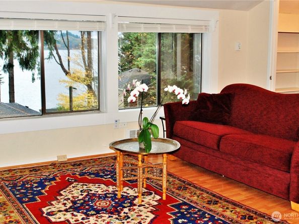 9549 Olympus Beach Road NE, Bainbridge Island WA 98110