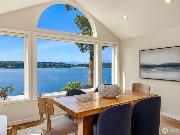 9549 Olympus Beach Road NE, Bainbridge Island WA 98110
