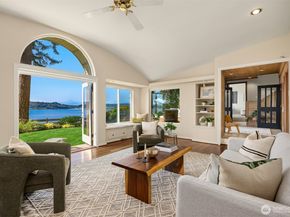 9549 Olympus Beach Road NE, Bainbridge Island WA 98110