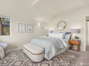 9549 Olympus Beach Road NE, Bainbridge Island WA 98110