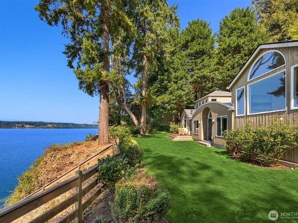 9549 Olympus Beach Road NE, Bainbridge Island WA 98110