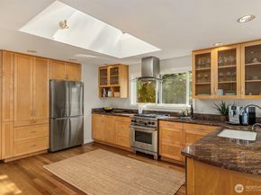 9549 Olympus Beach Road NE, Bainbridge Island WA 98110