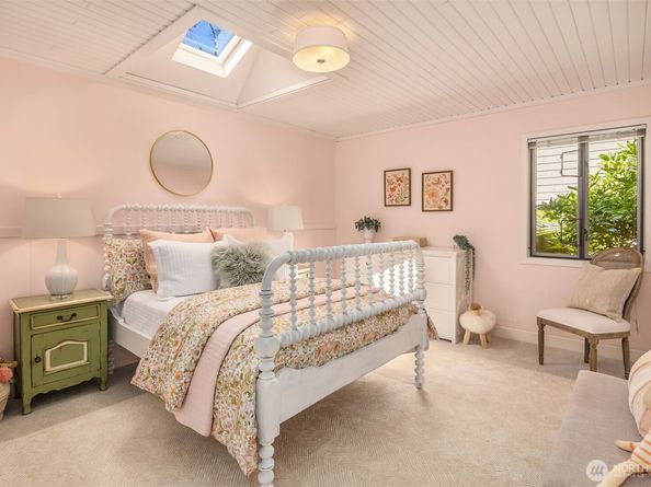 9549 Olympus Beach Road NE, Bainbridge Island WA 98110