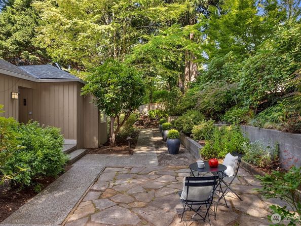 9549 Olympus Beach Road NE, Bainbridge Island WA 98110