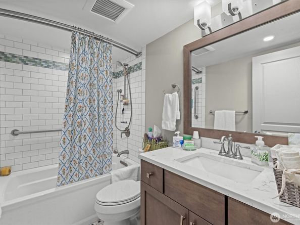 8005 Sand Point Way NE A31, Seattle WA 98115