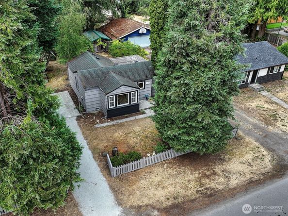 13753 Ashworth Avenue N, Seattle WA 98133