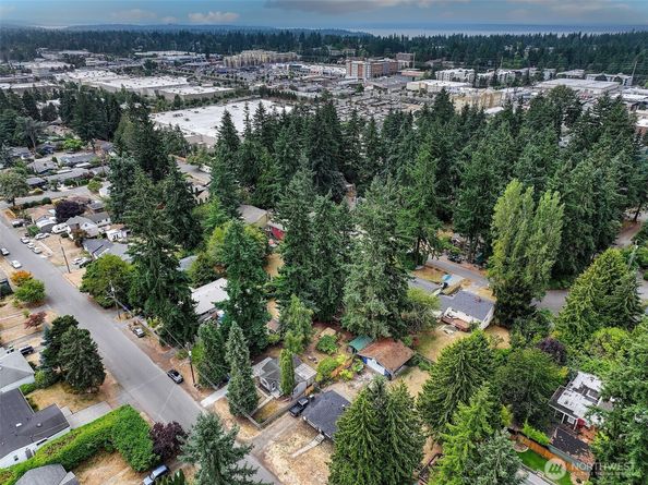 13753 Ashworth Avenue N, Seattle WA 98133