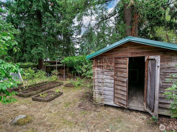 13753 Ashworth Avenue N, Seattle WA 98133