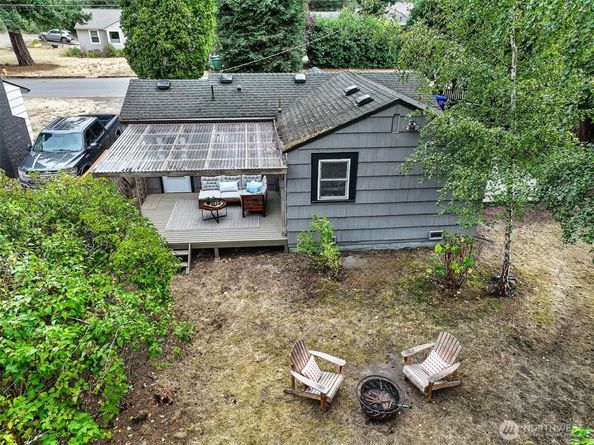 13753 Ashworth Avenue N, Seattle WA 98133