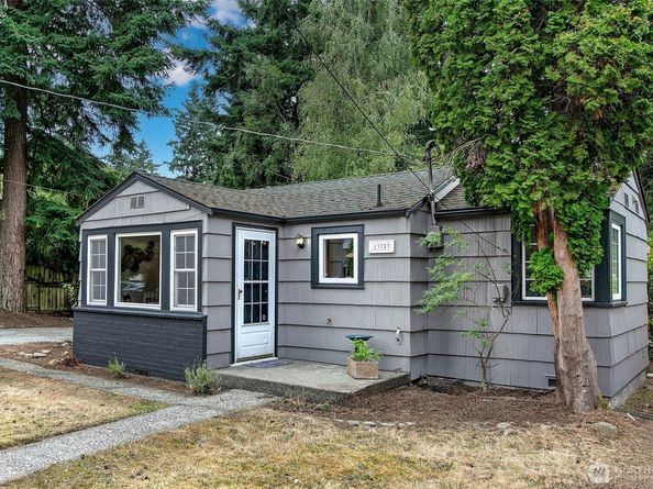 13753 Ashworth Avenue N, Seattle WA 98133