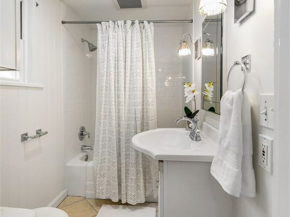 13753 Ashworth Avenue N, Seattle WA 98133