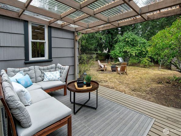 13753 Ashworth Avenue N, Seattle WA 98133