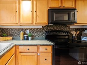 1600 Way E Yeslelr Way E 102, Seattle WA 98122