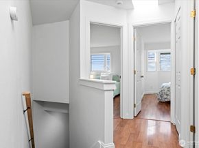1600 Way E Yeslelr Way E 102, Seattle WA 98122