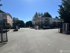 9917 Holly Drive B206, Everett WA 98204