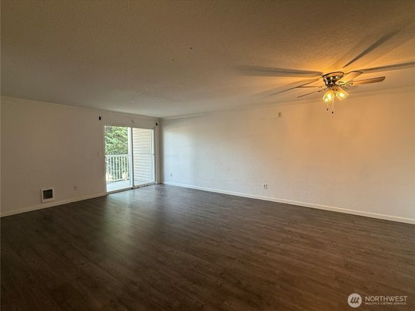9917 Holly Drive B206, Everett WA 98204