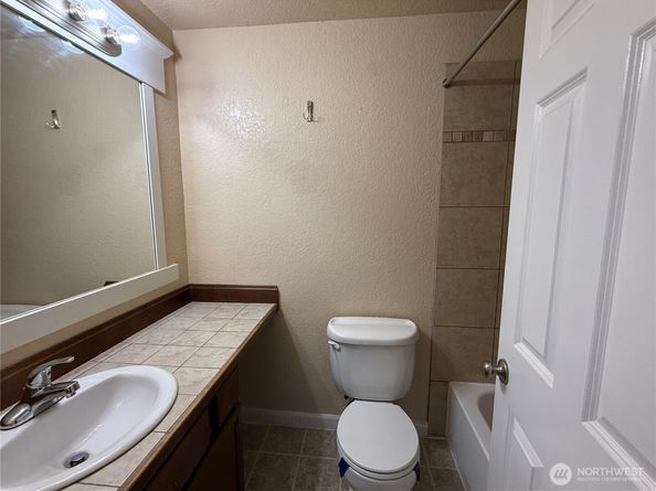 9917 Holly Drive B206, Everett WA 98204