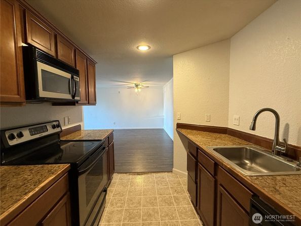 9917 Holly Drive B206, Everett WA 98204