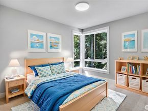 1542 213th Court NE, Sammamish WA 98074