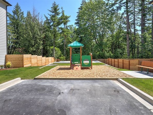 1542 213th Court NE, Sammamish WA 98074