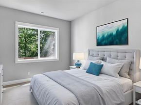 1542 213th Court NE, Sammamish WA 98074