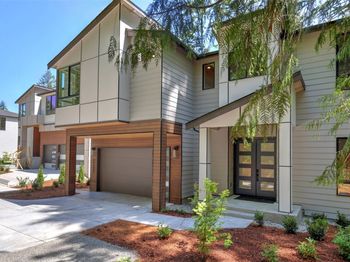 1542 213th Court NE