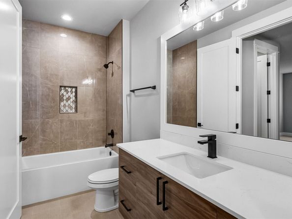 1542 213th Court NE, Sammamish WA 98074