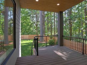 1542 213th Court NE, Sammamish WA 98074