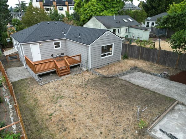 10346 Ashworth Avenue N, Seattle WA 98133