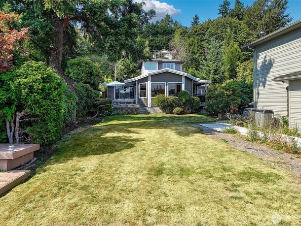9003 NE Juanita Lane, Kirkland WA 98034