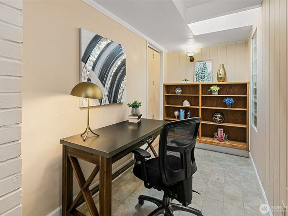 9003 NE Juanita Lane, Kirkland WA 98034