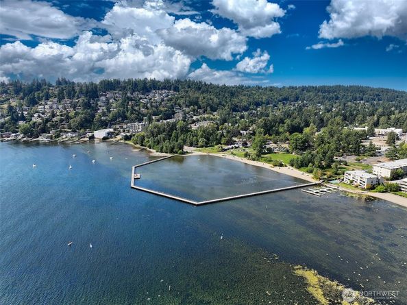 9003 NE Juanita Lane, Kirkland WA 98034