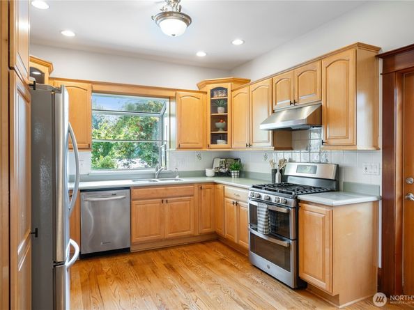 2837 NW 61st Street, Seattle WA 98107