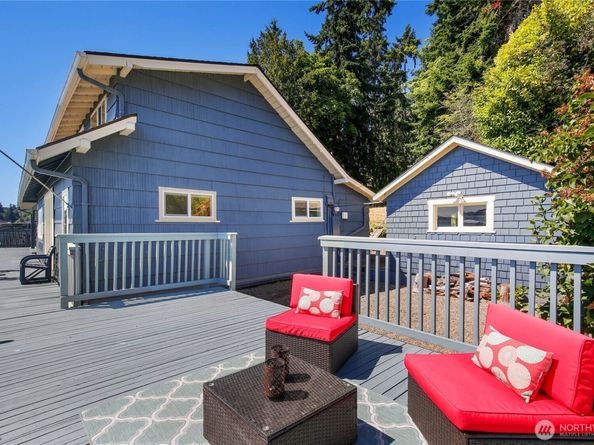 8623 E Caraway Road, Port Orchard WA 98366