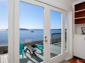 8623 E Caraway Road, Port Orchard WA 98366