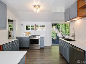 8623 E Caraway Road, Port Orchard WA 98366