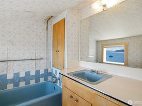8623 E Caraway Road, Port Orchard WA 98366