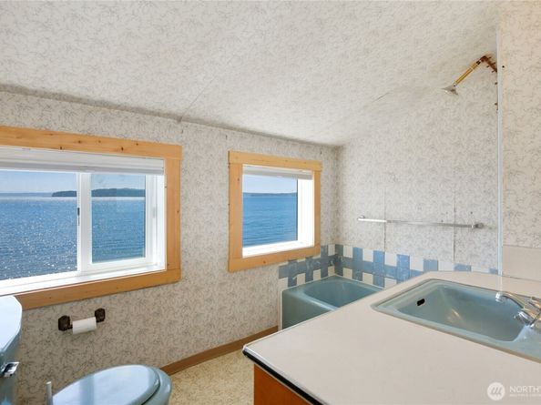 8623 E Caraway Road, Port Orchard WA 98366