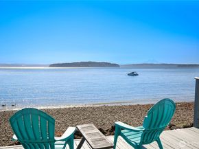 8623 E Caraway Road, Port Orchard WA 98366