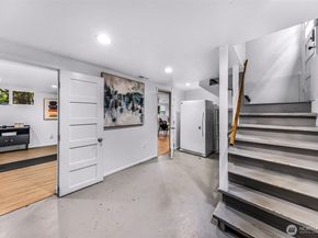 5731 17th Avenue NE, Seattle WA 98105