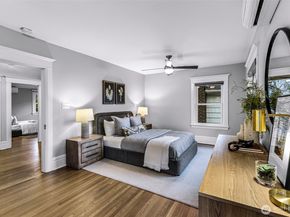 5731 17th Avenue NE, Seattle WA 98105