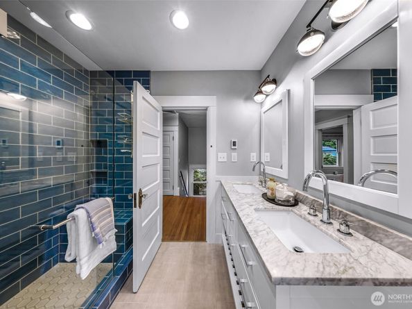 5731 17th Avenue NE, Seattle WA 98105