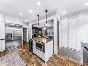5731 17th Avenue NE, Seattle WA 98105