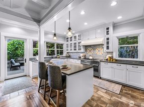 5731 17th Avenue NE, Seattle WA 98105