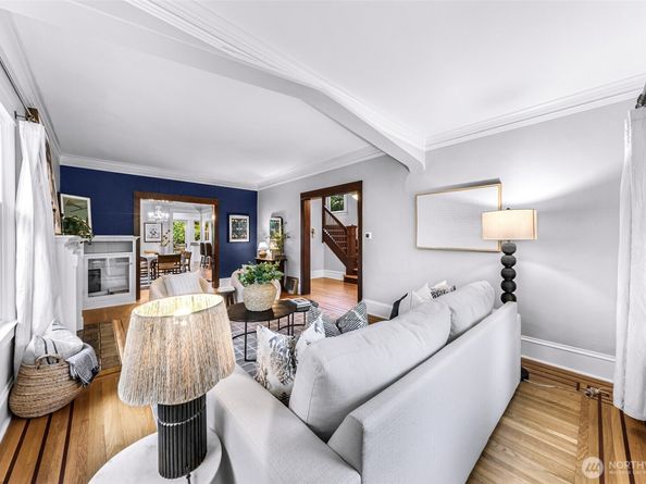 5731 17th Avenue NE, Seattle WA 98105