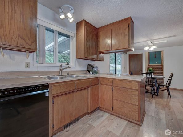 4554 Westway Drive SE, Port Orchard WA 98366