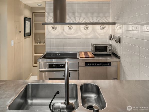2125 1st Avenue 1505, Seattle WA 98121