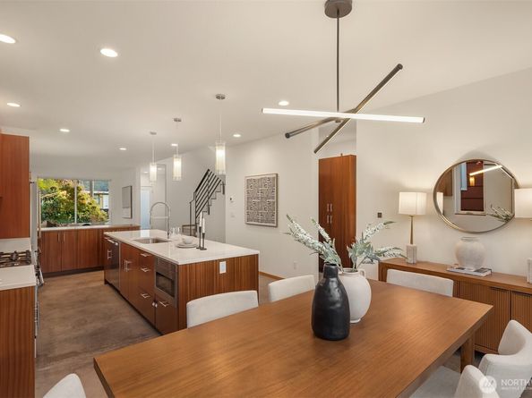 752 N 73rd Street, Seattle WA 98103